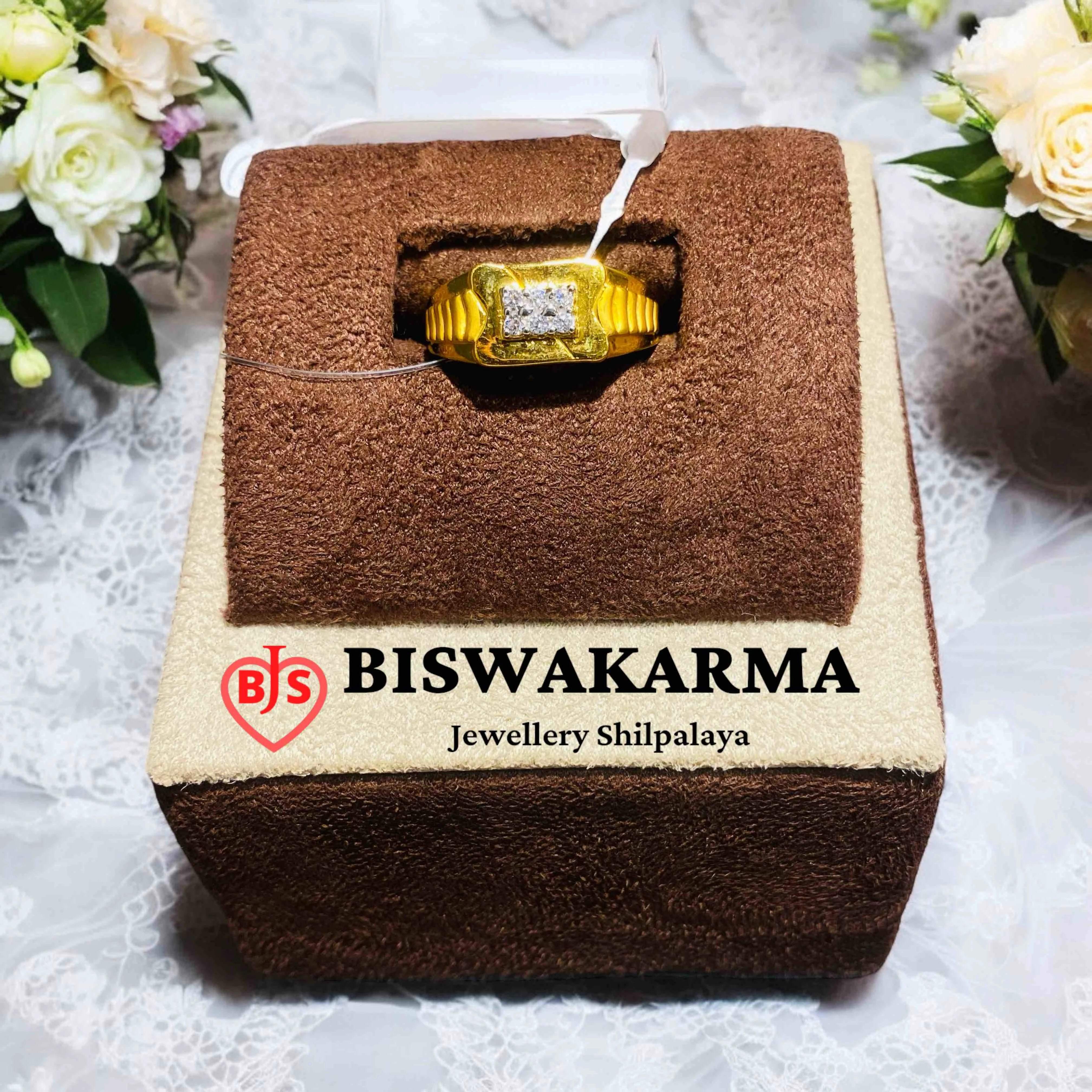 3/200 Radiant Gold Ring with Central Diamond Accent