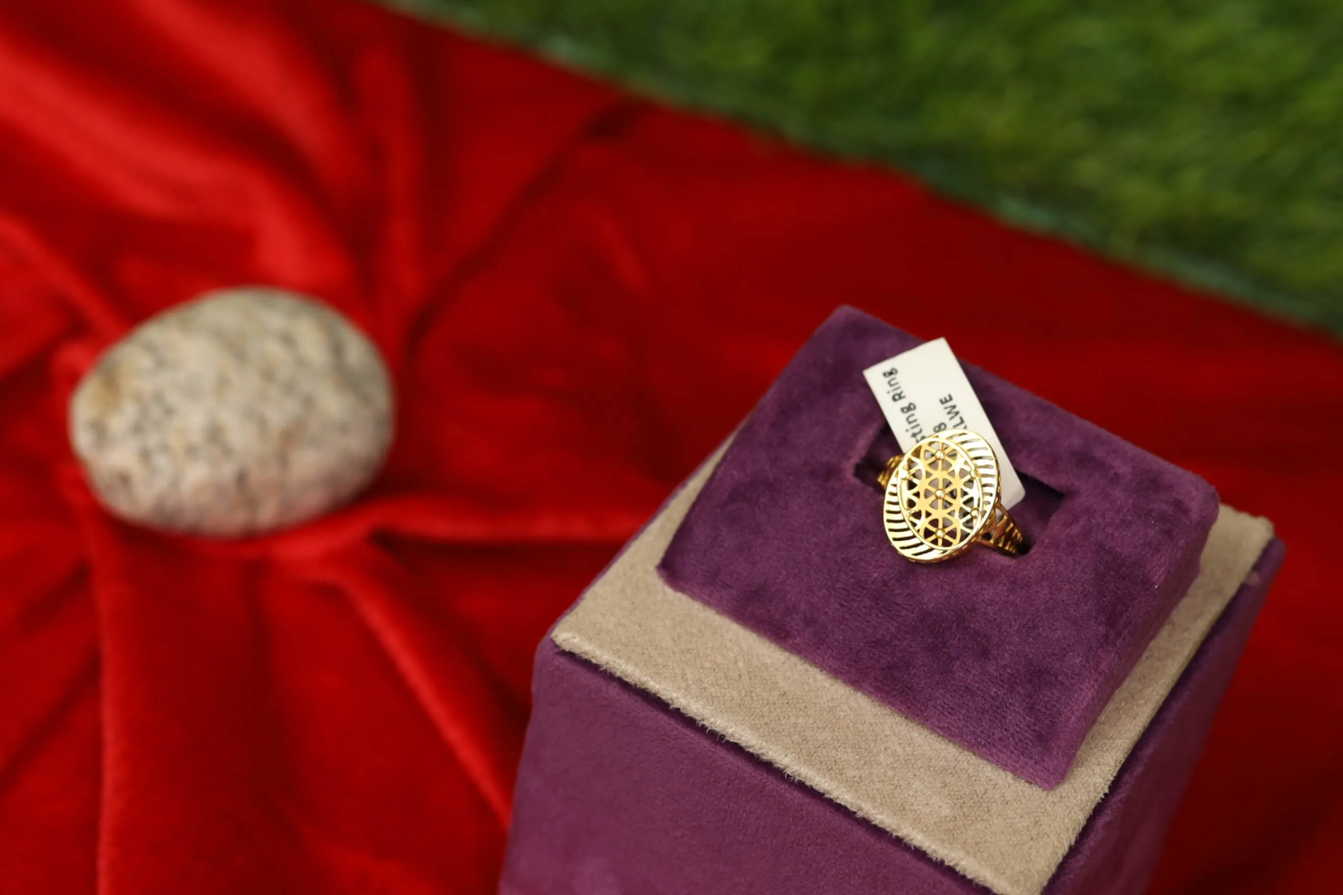 2/118 Golden Leaf Filigree Ring