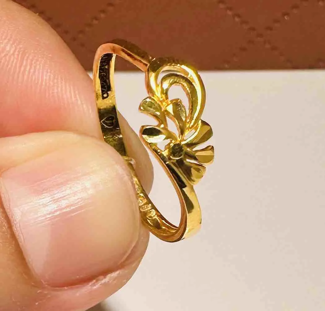 2/451 Bloom Curl Ring