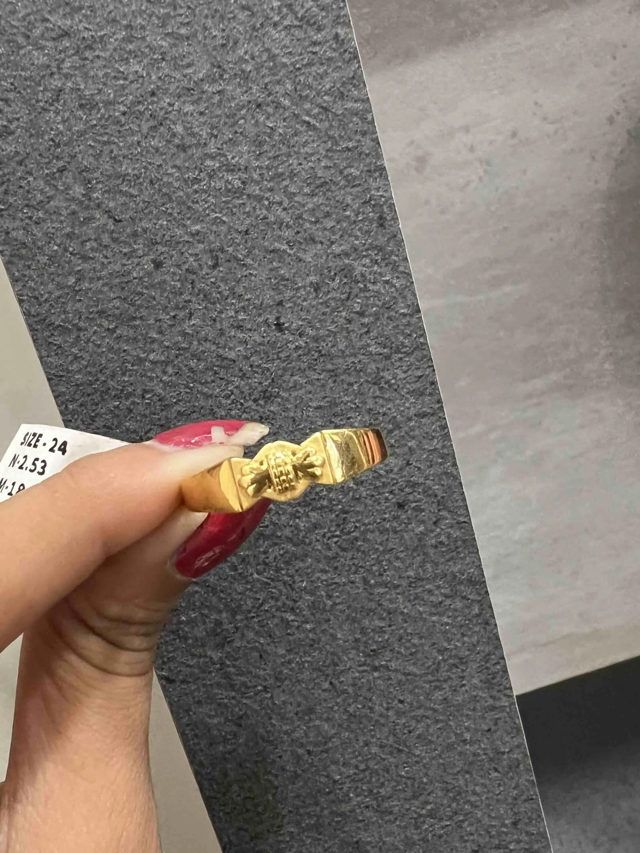 3/110 Imperial Crest Thumb Ring