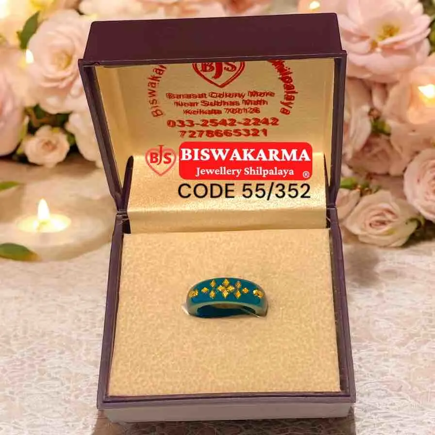 55/352 Emerald Vine Pola Ring