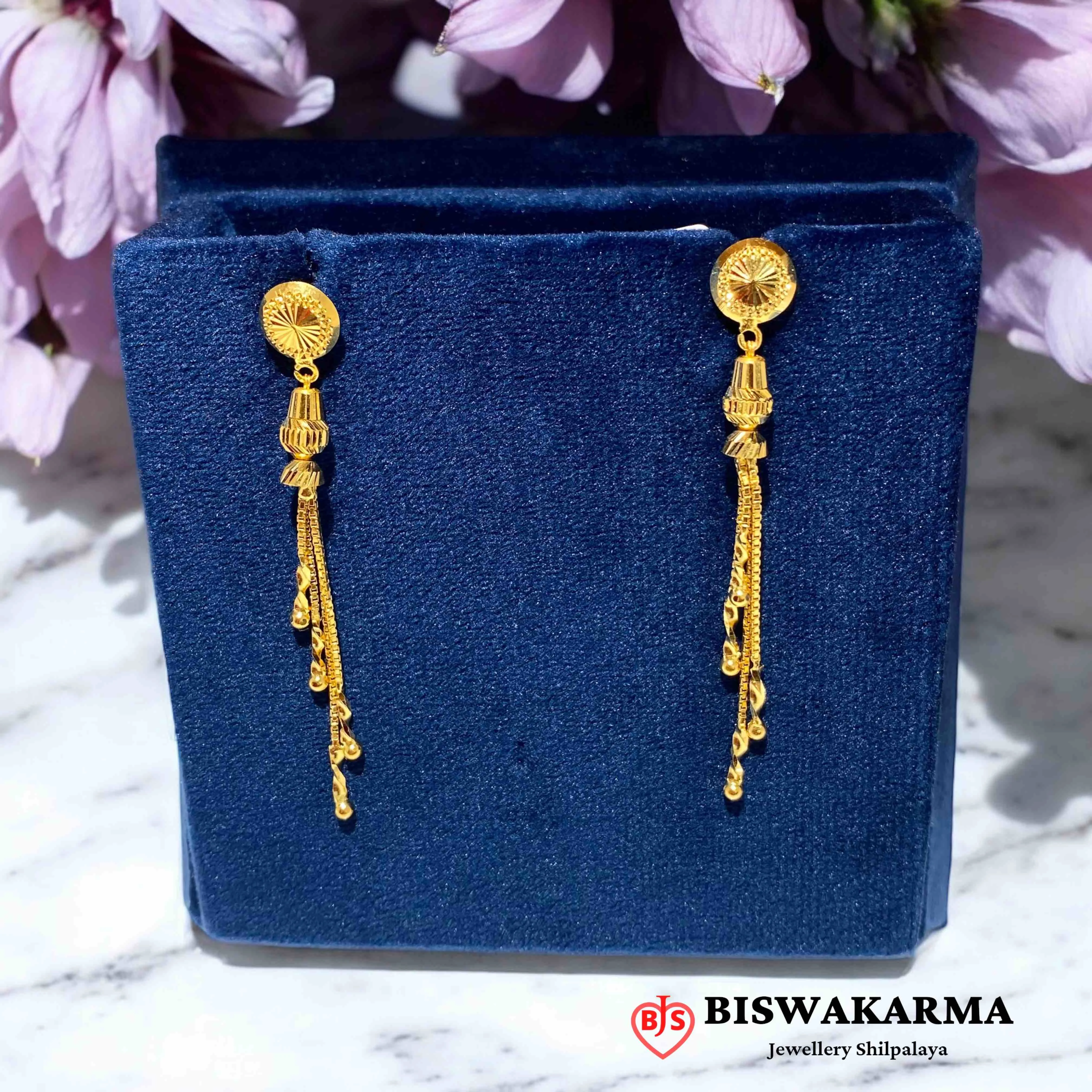 16/553 Long Chain Earrings