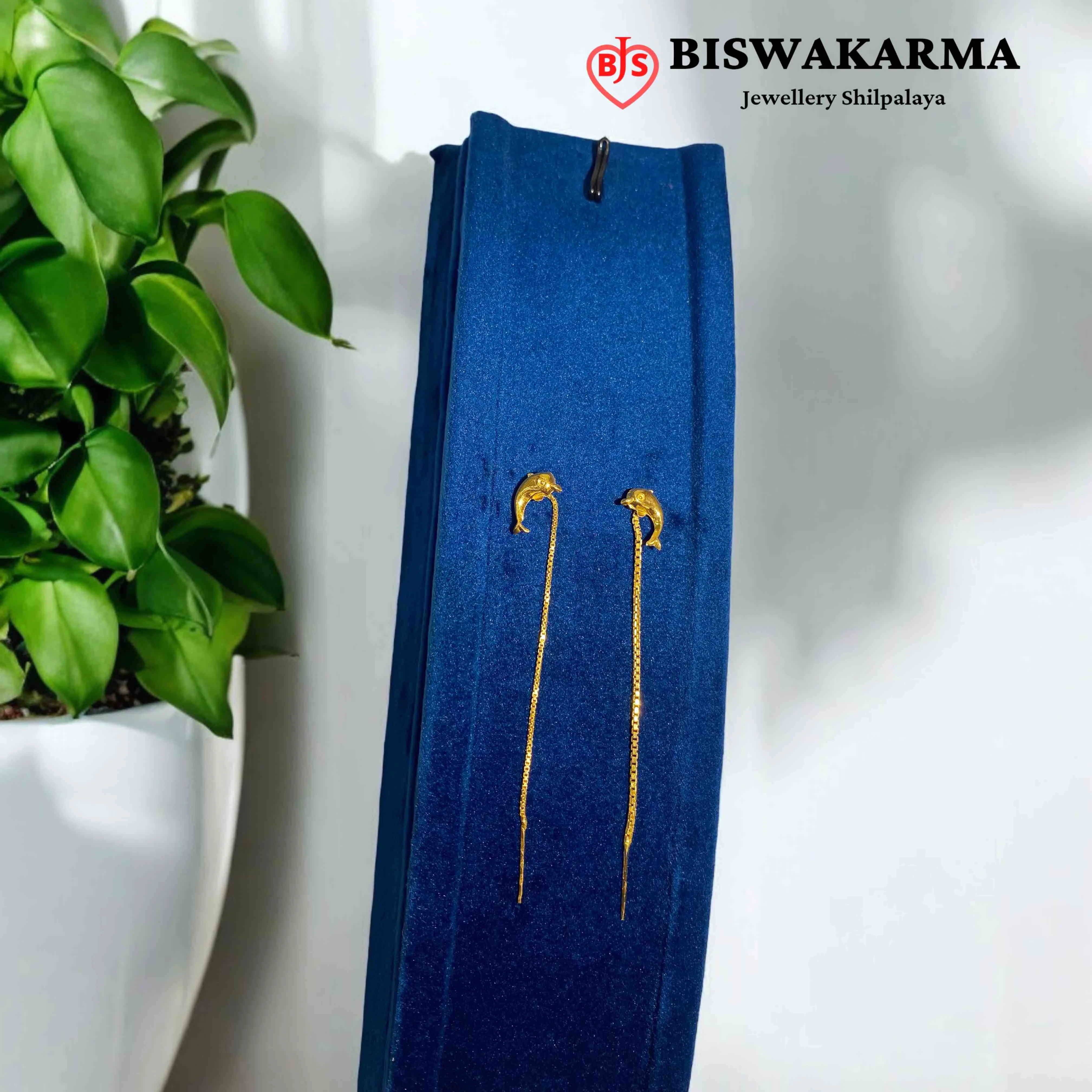 16/402 Dolphin Curve Sui Suto Earrings