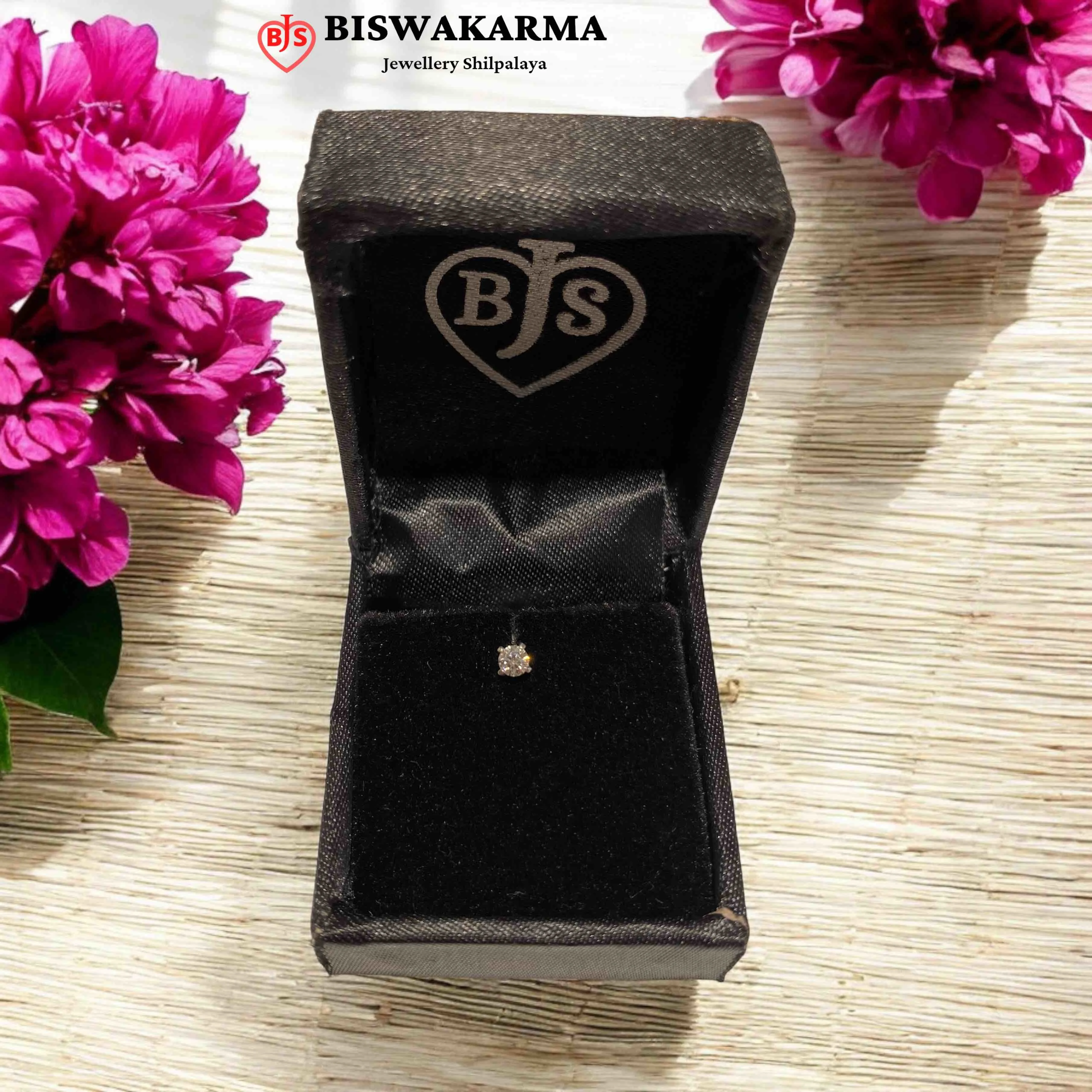 D/1/27 Radiant Petal Diamond Nose Pin