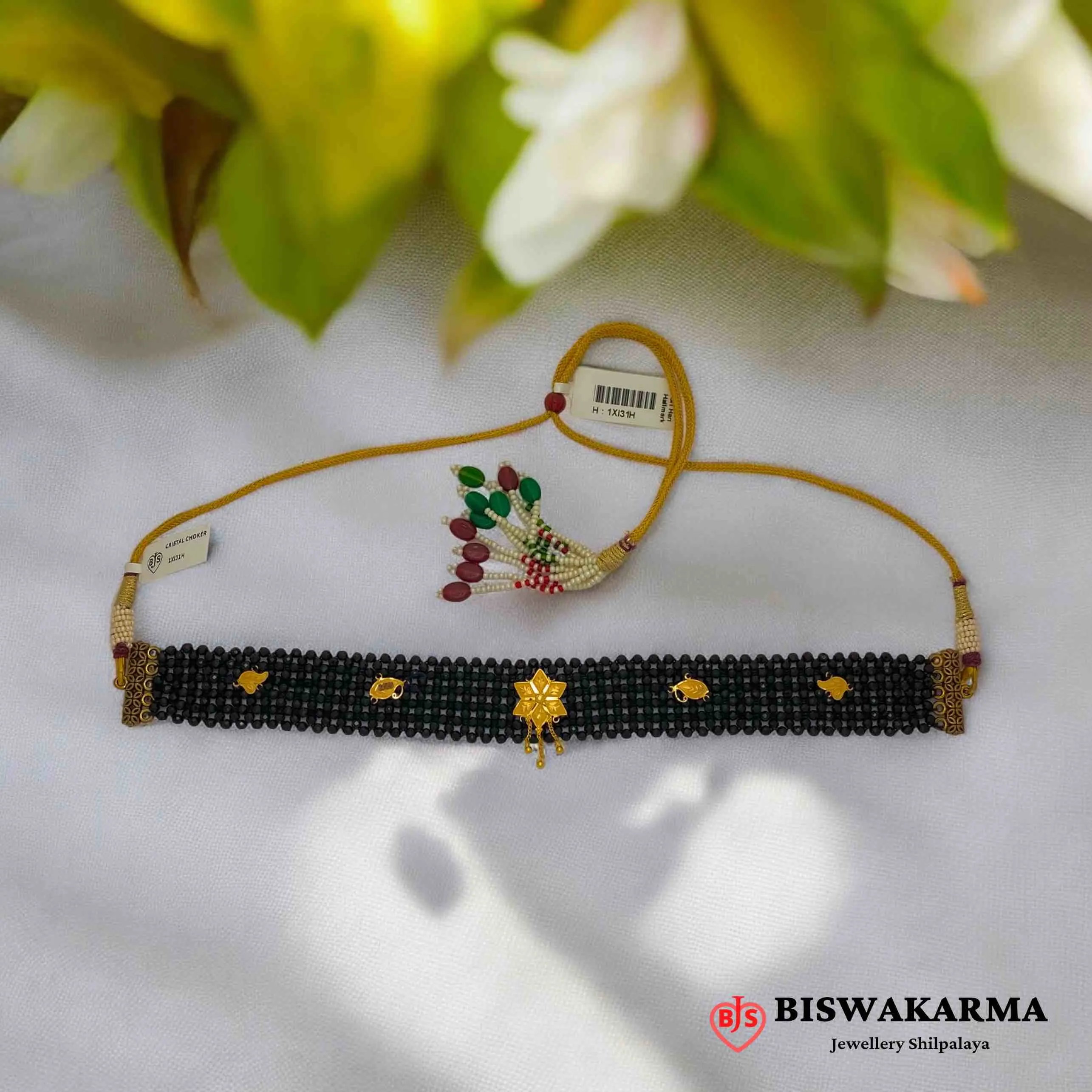 46/23 Floral Crest Crystal Choker