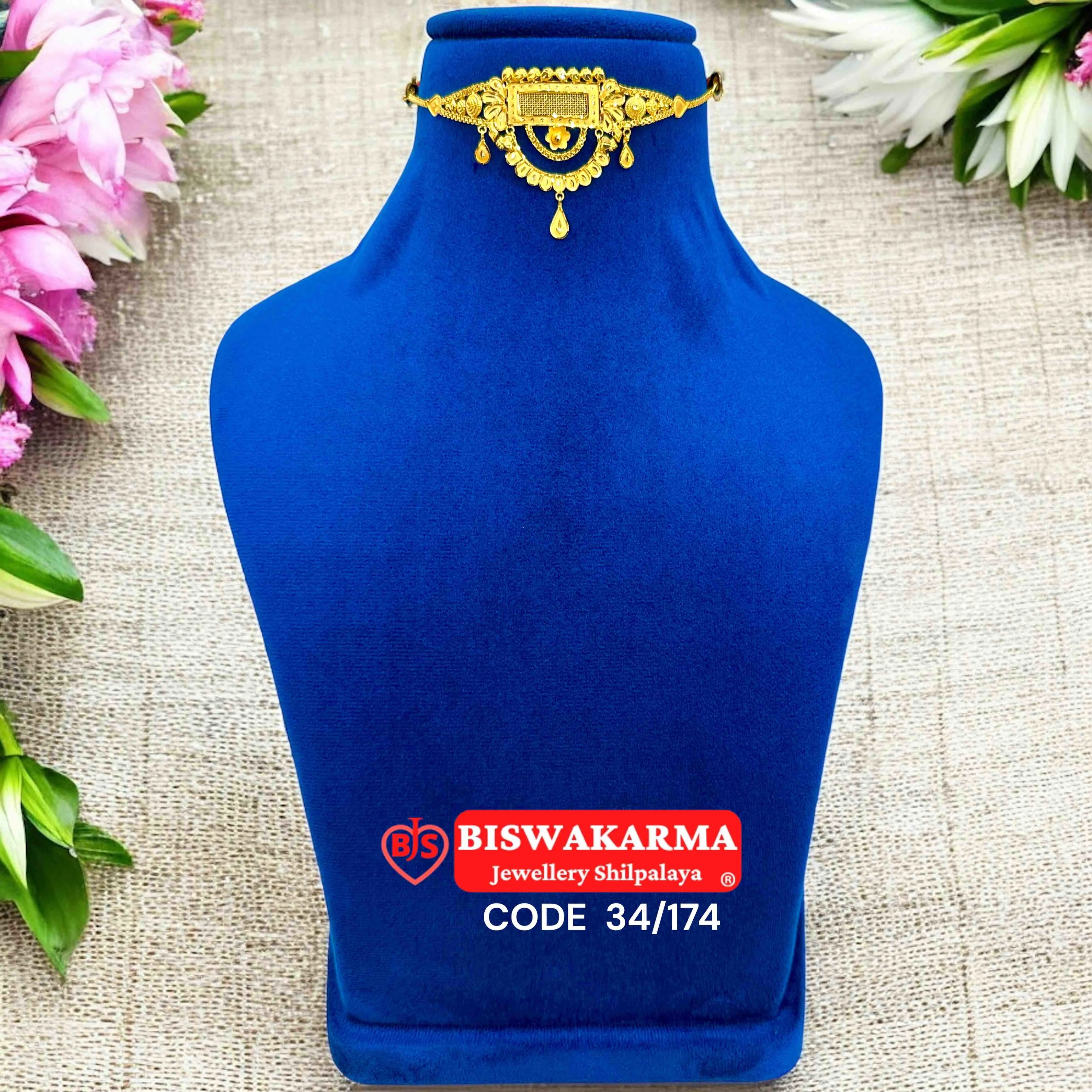 34/174 Crescent Drop Choker