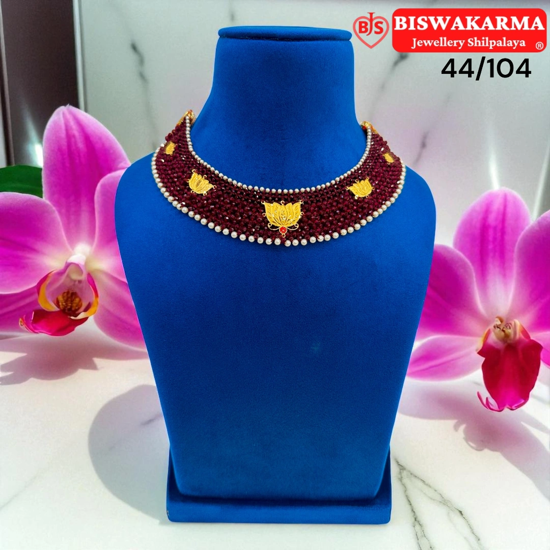 44/104 Maroon Majesty Crystal Necklace