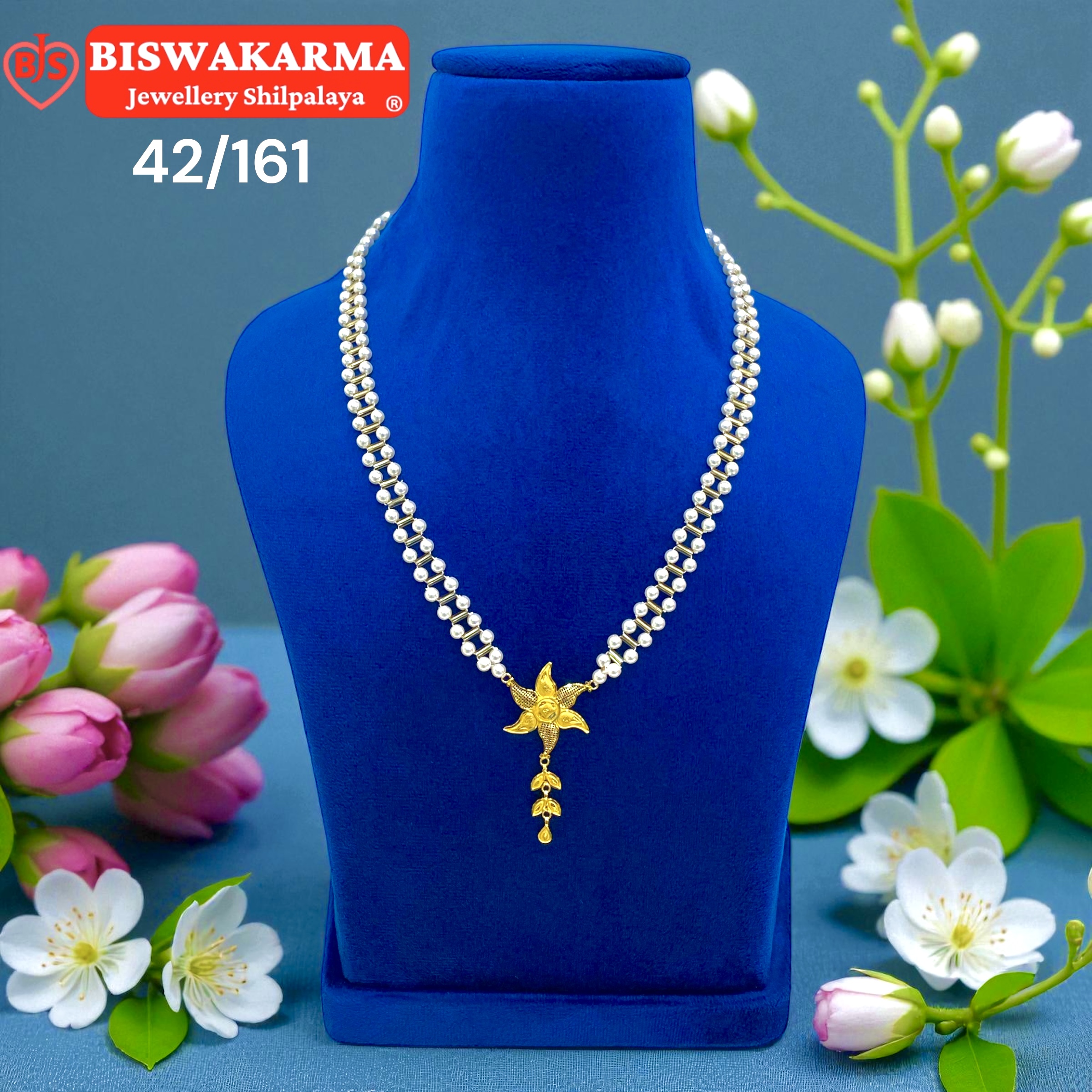 42/161 Star Bloom Pearl Necklace