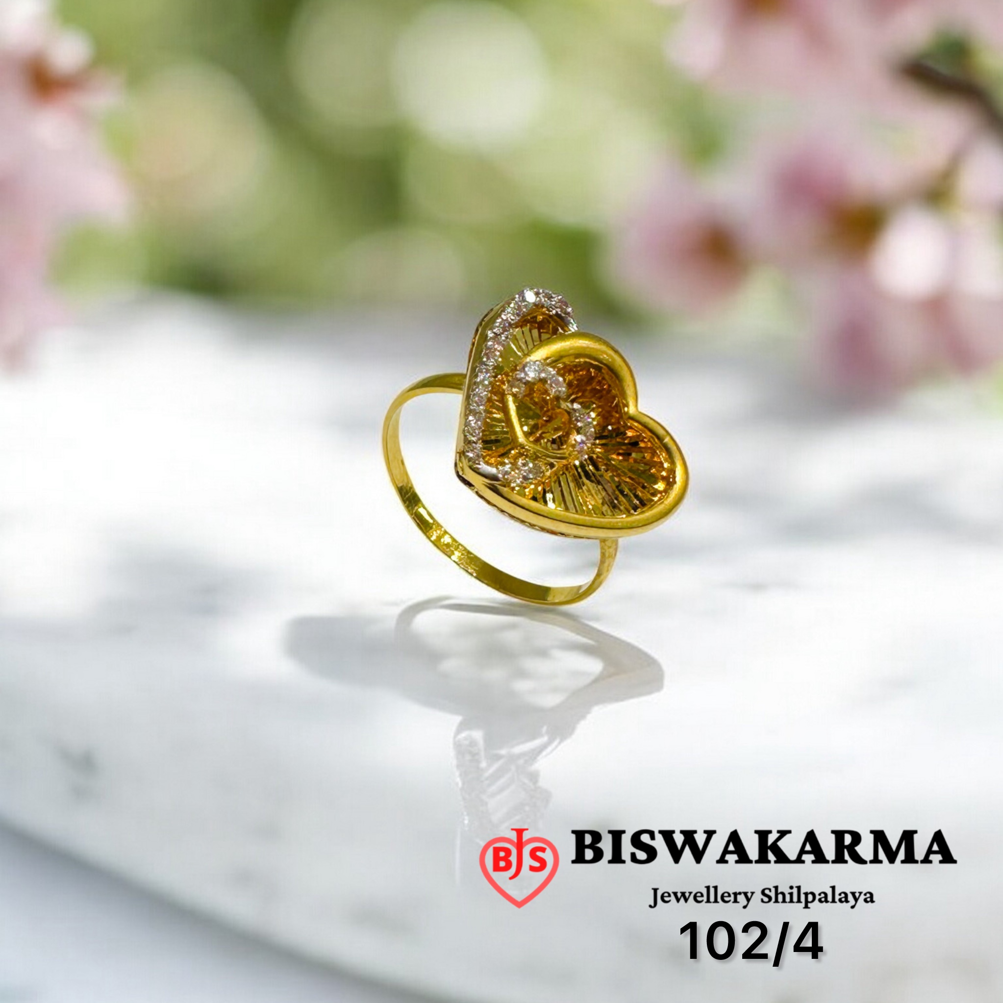 102/4 Twin Heart Glow Ladies Ring
