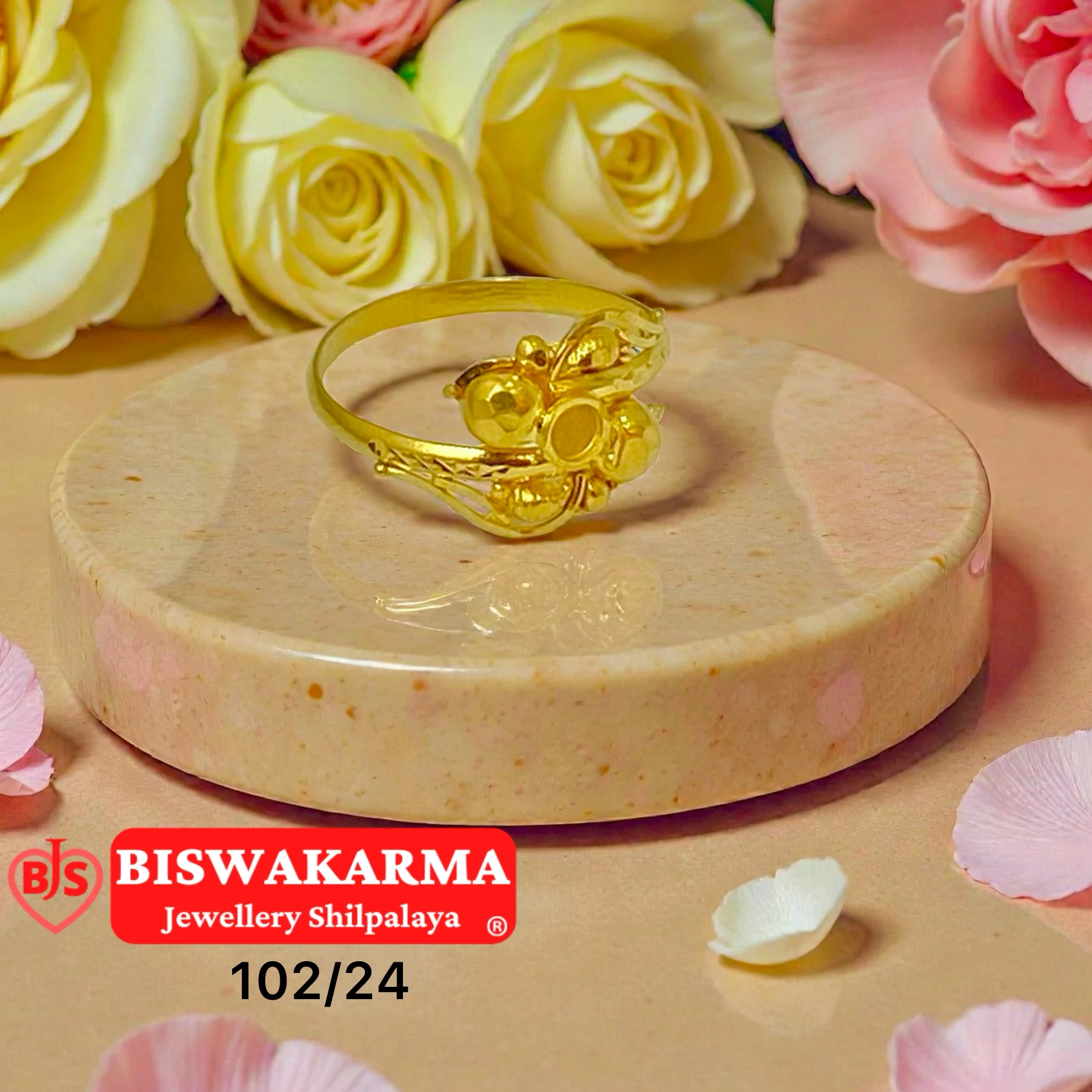 102/24 Floral Cluster Ladies Ring