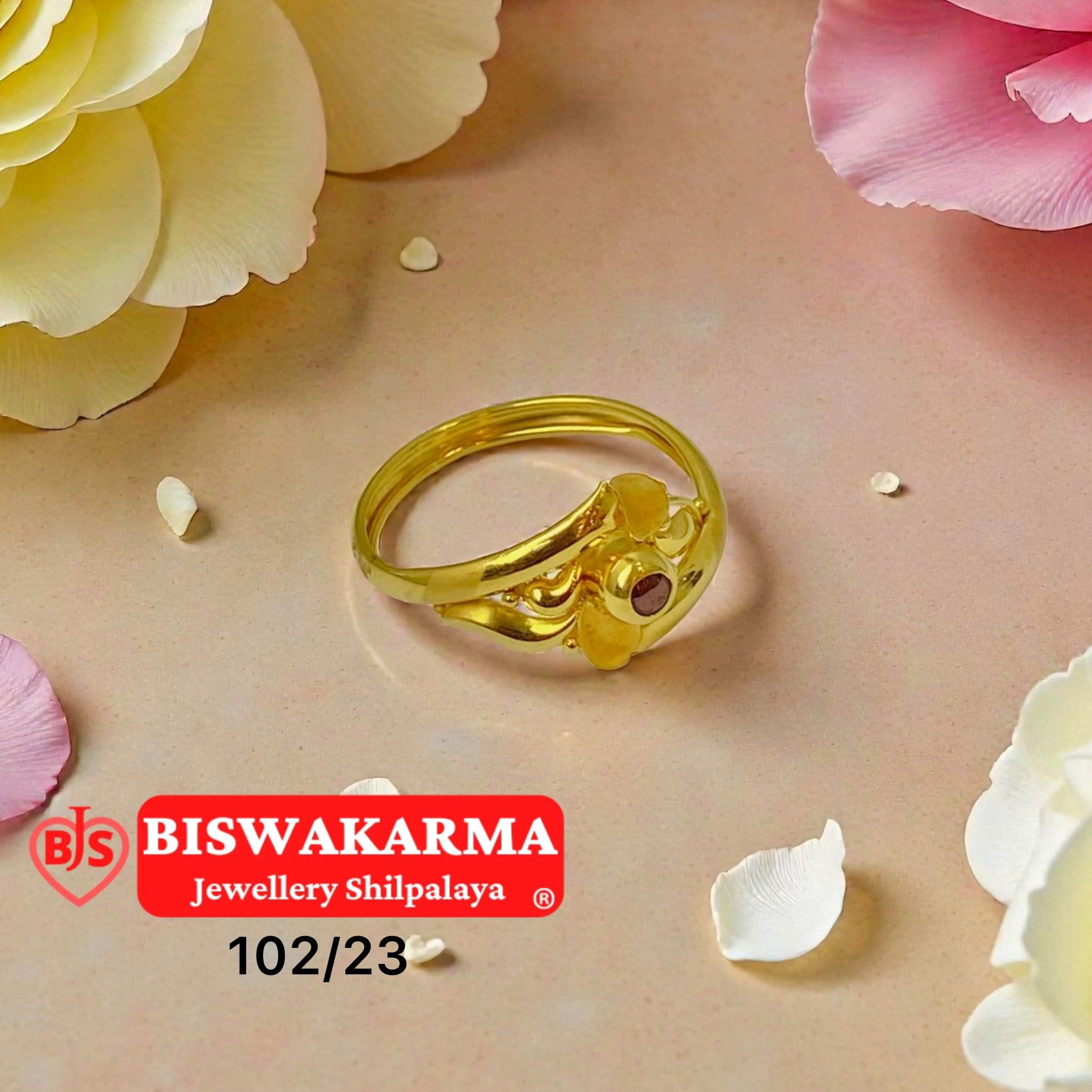 102/23 Leaf Bud Ladies Ring