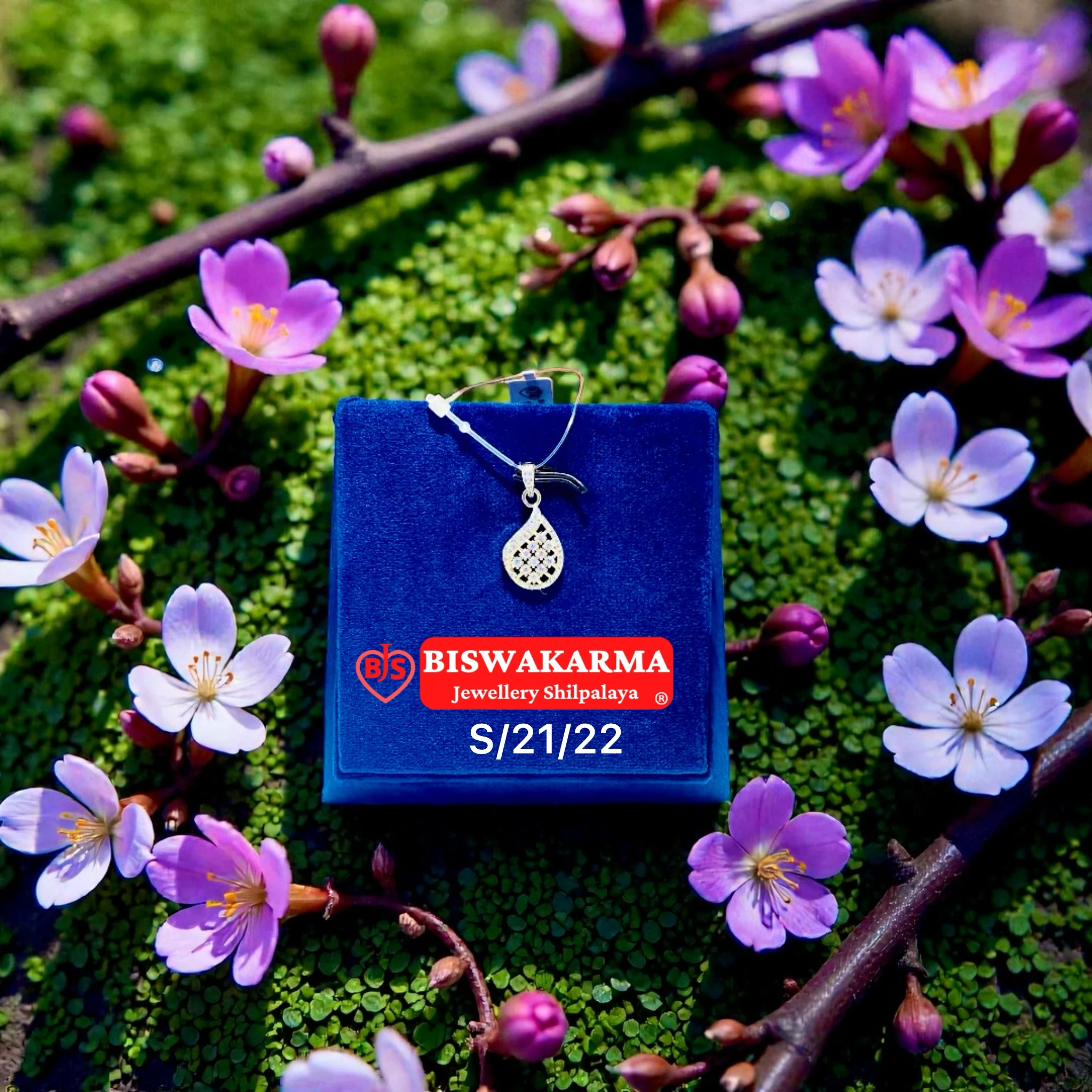 S/21/22 Lattice Drop Silver Locket