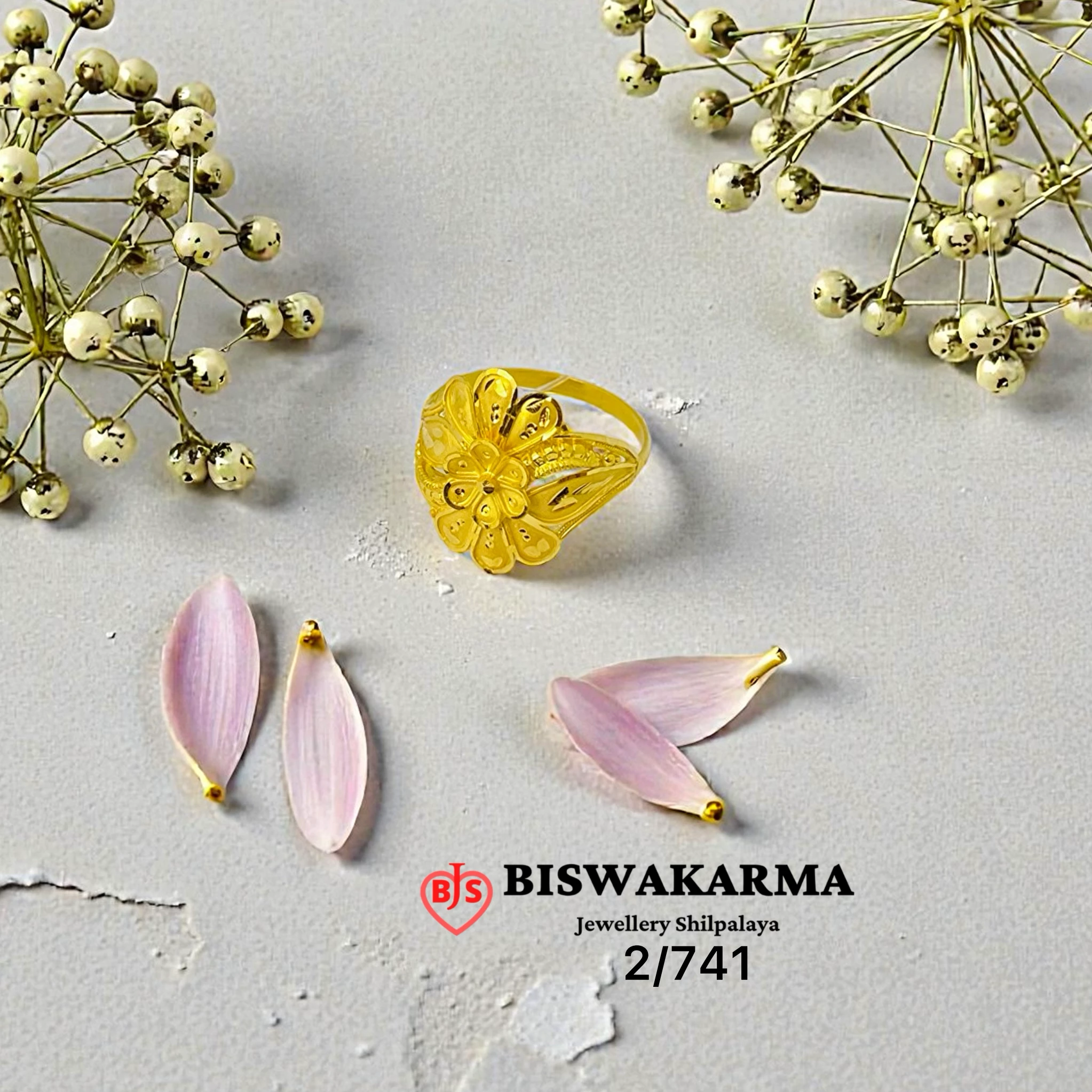 2/741 Floral Fan Ladies Ring