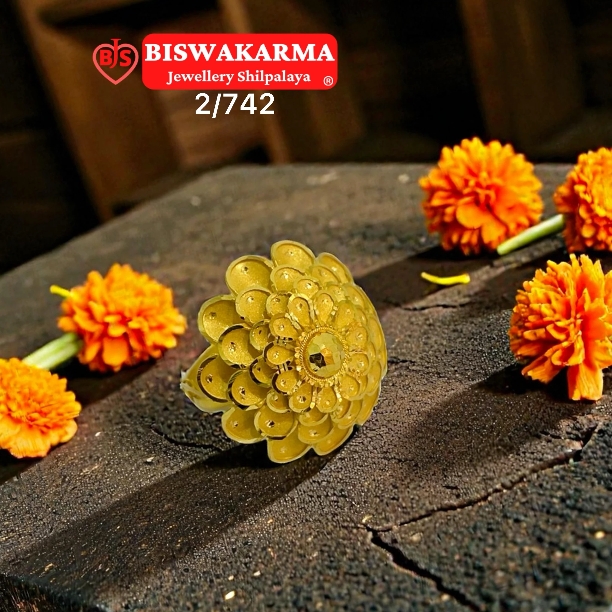 2/742 Padma Dome Ladies Ring