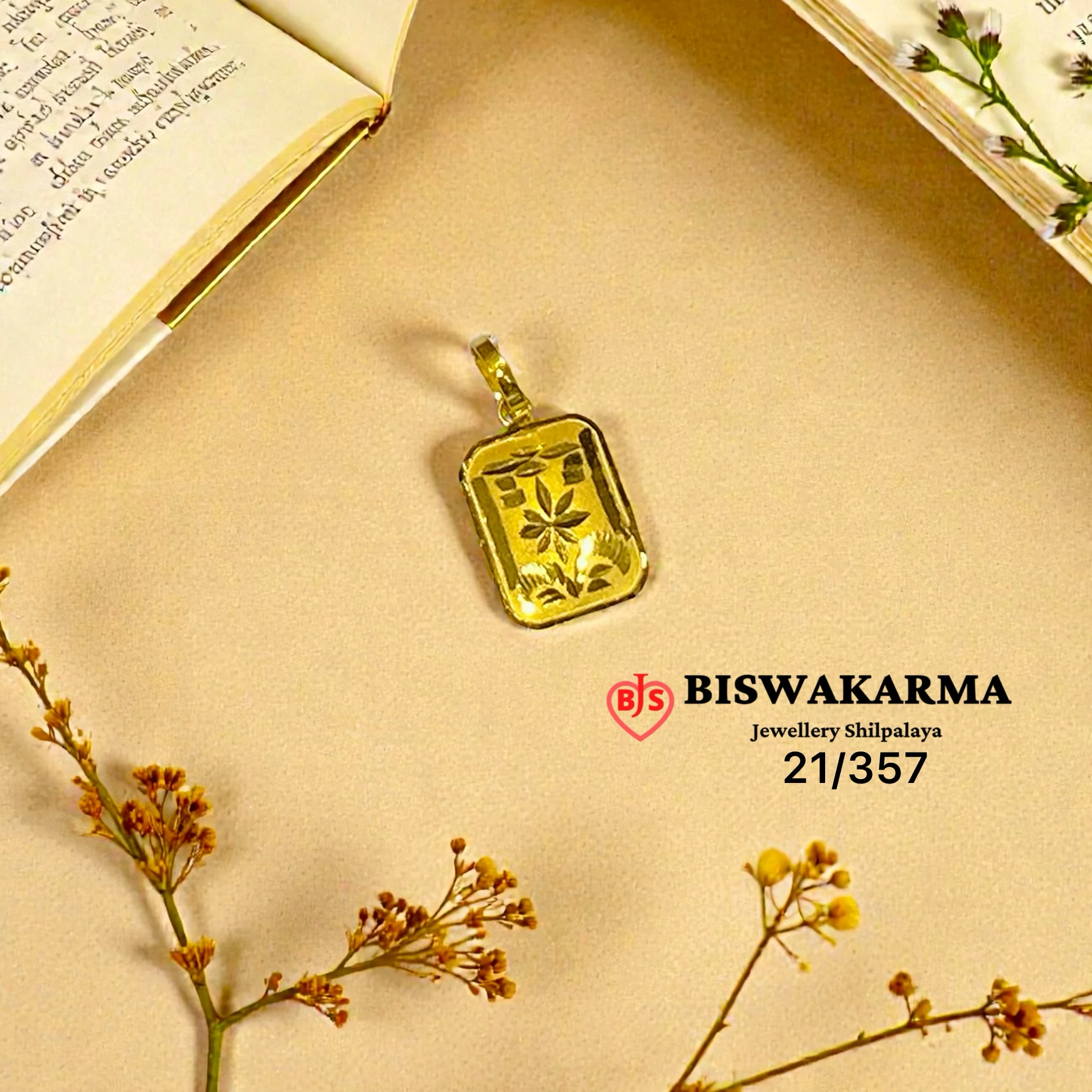 21/357 Floral Tile Fancy Locket