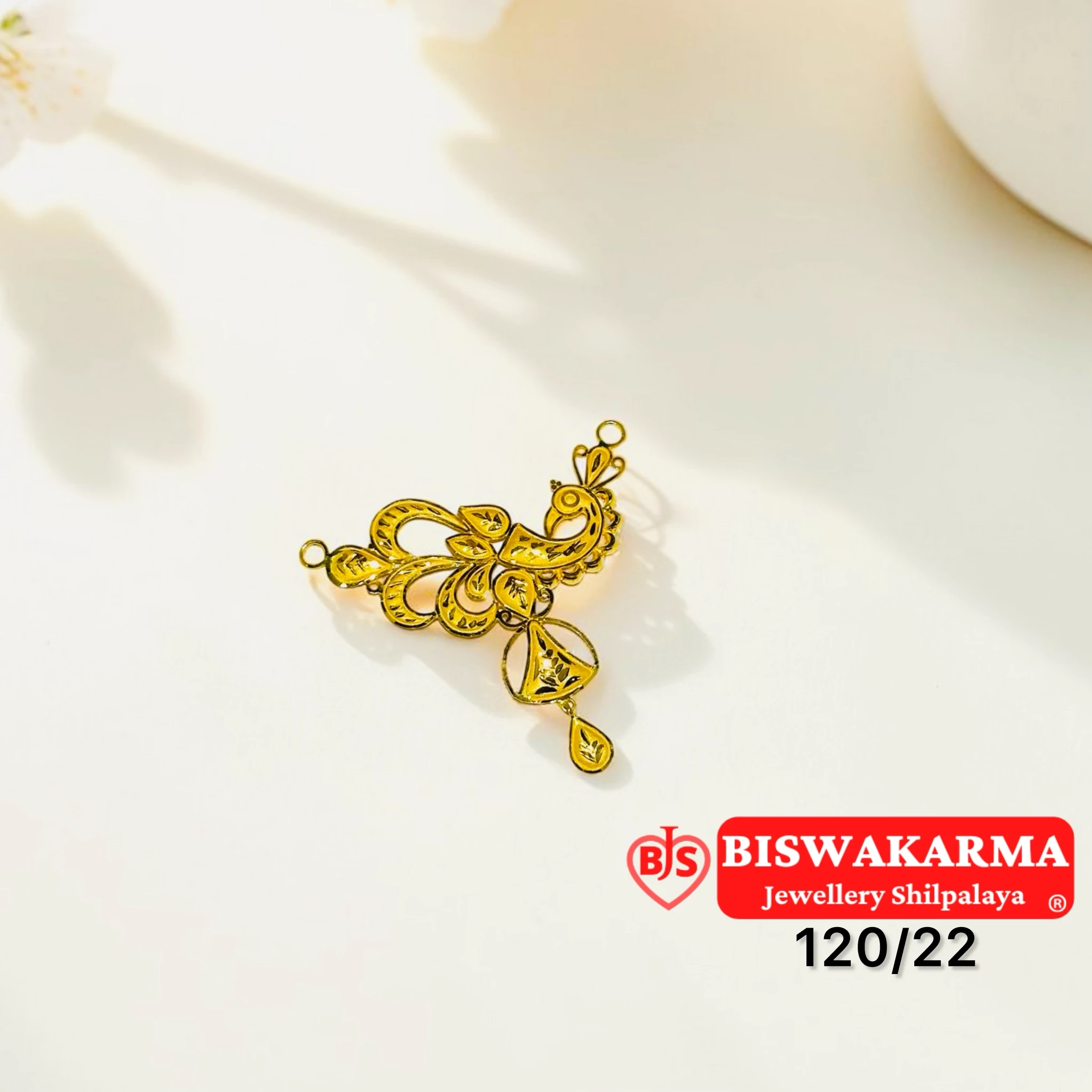 120/22 Mayur Lata Pendant
