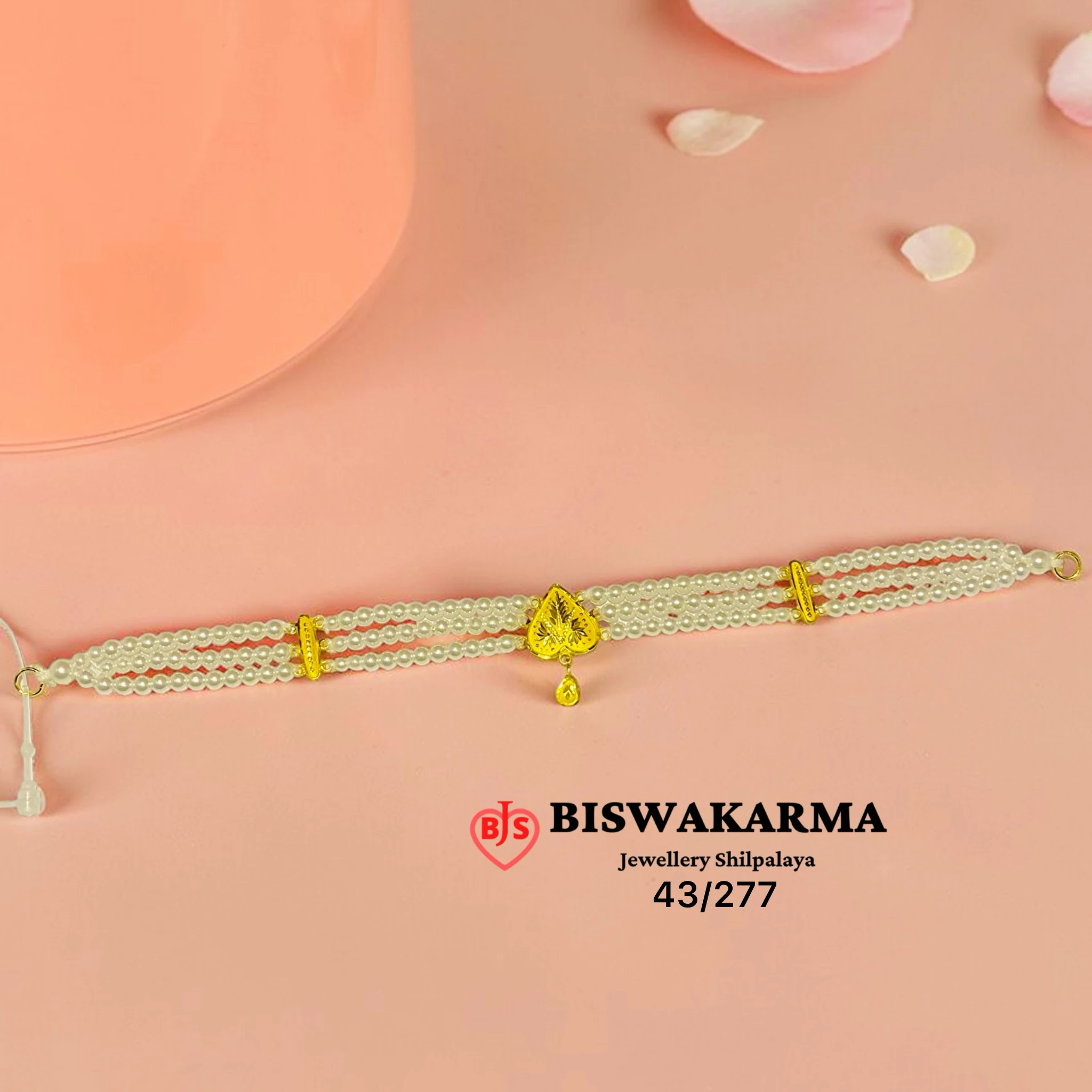 43/277 Heart Pearl Choker
