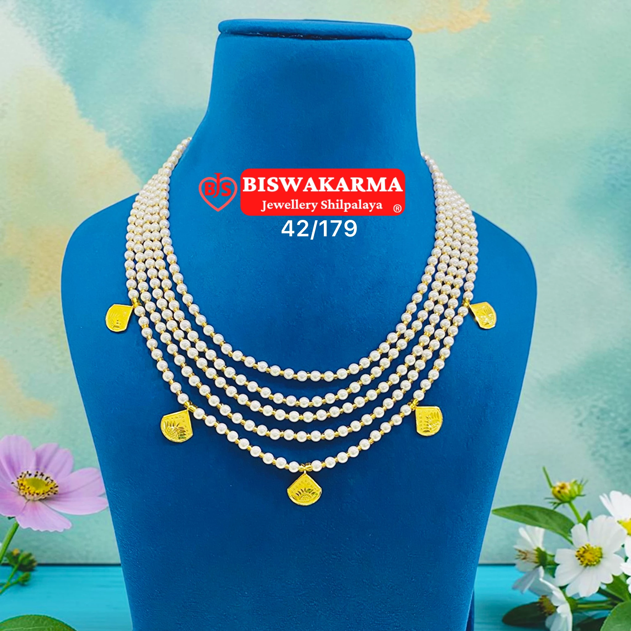 42/179 Pearl Layers Necklace