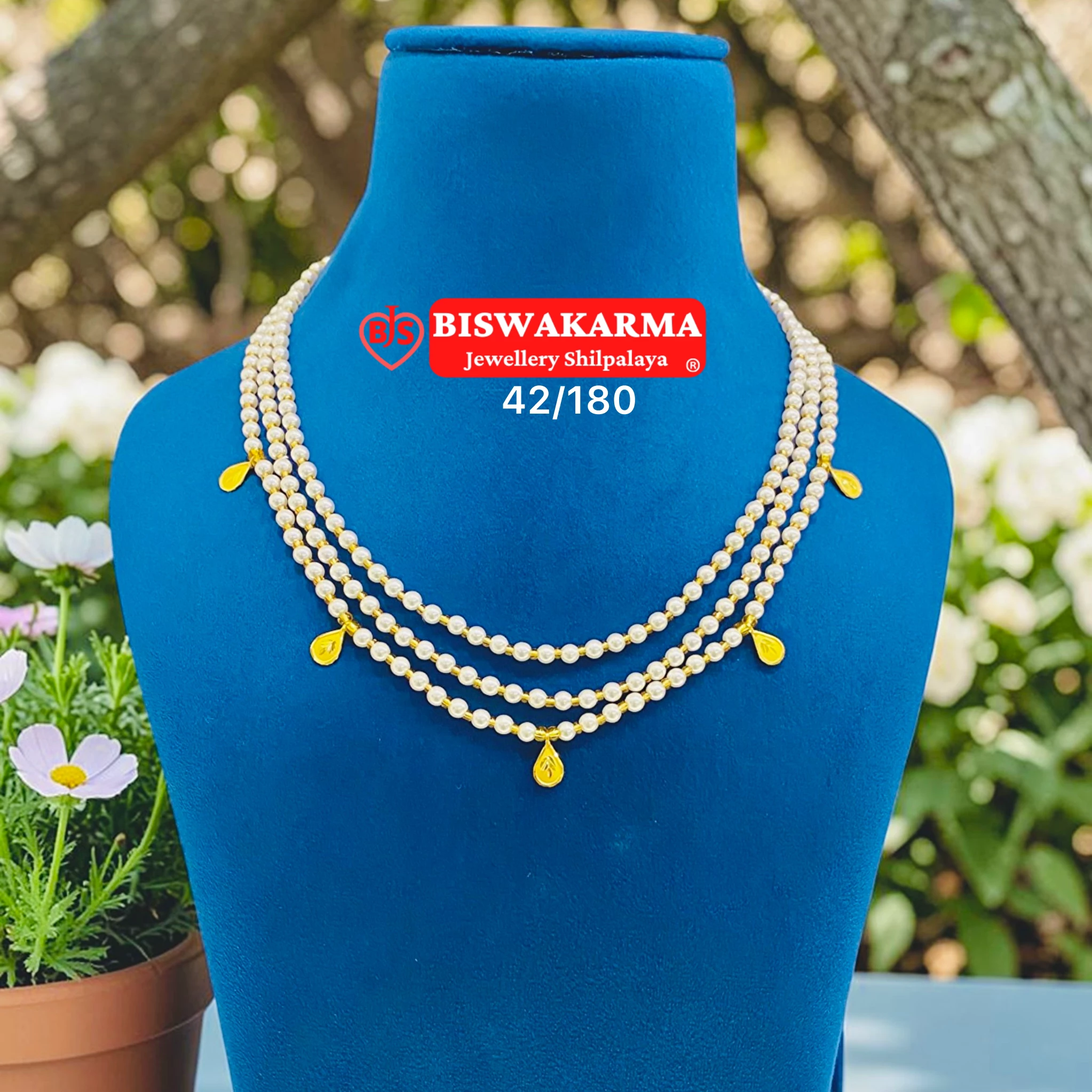 42/180 Pearl Dew Necklace