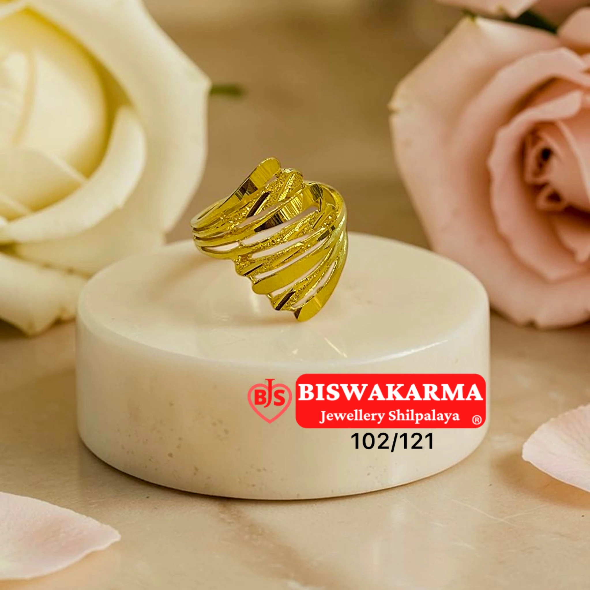 102/121 Layered Curve Ladies Ring