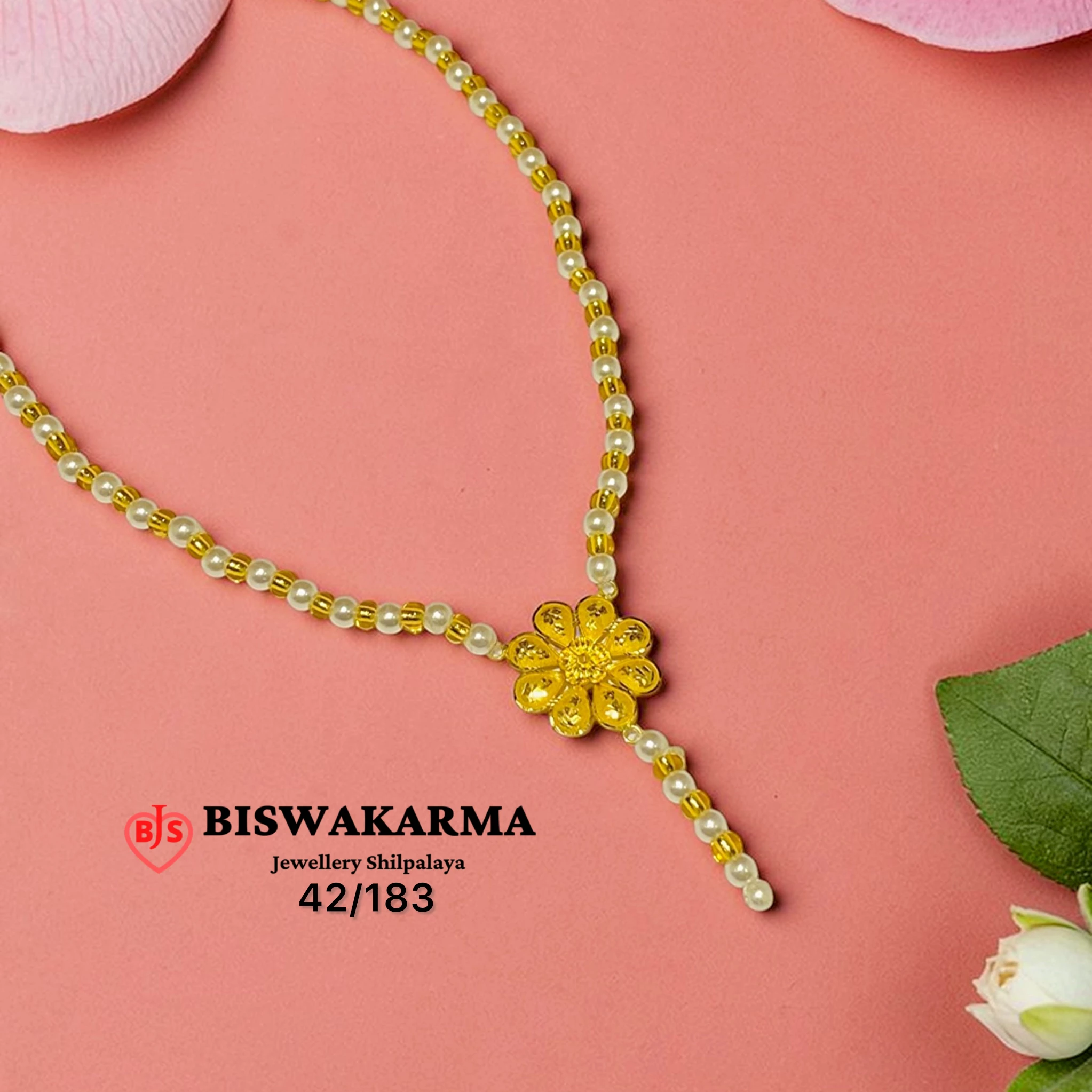 42/183 Floral Pearl Necklace